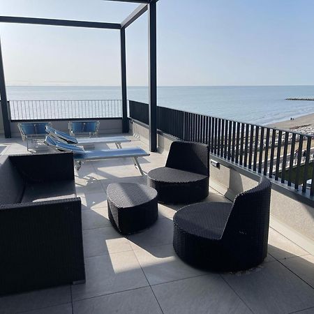 Nuovo Residence Serenissima Frontemare - Agenzia Cocal Caorle Extérieur photo