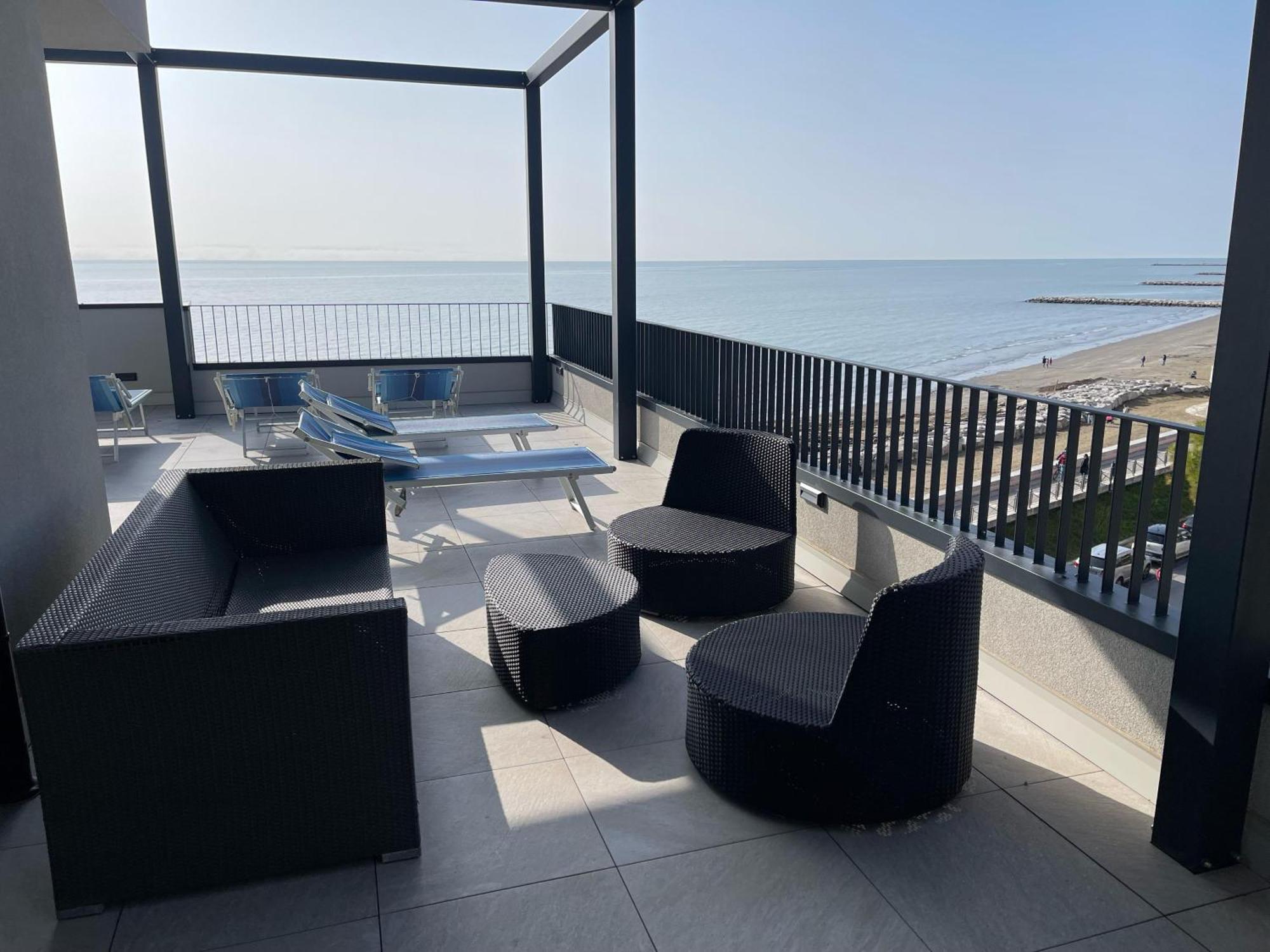 Nuovo Residence Serenissima Frontemare - Agenzia Cocal Caorle Extérieur photo