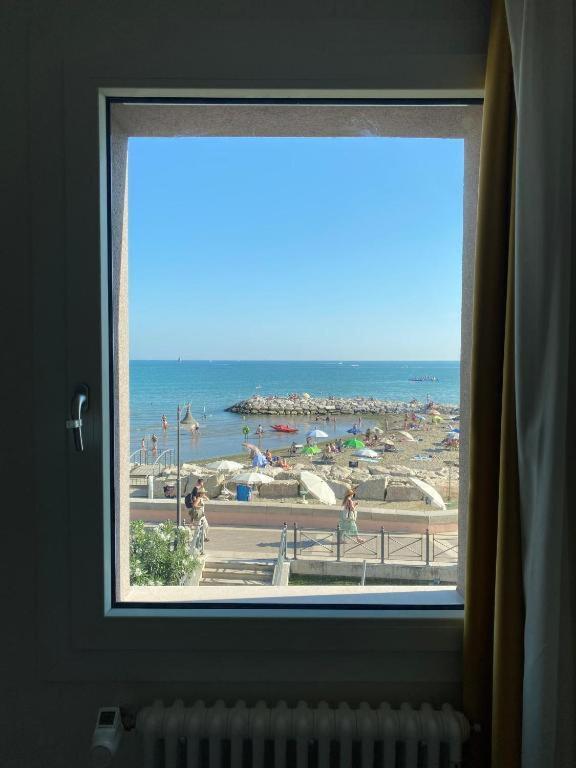 Nuovo Residence Serenissima Frontemare - Agenzia Cocal Caorle Extérieur photo
