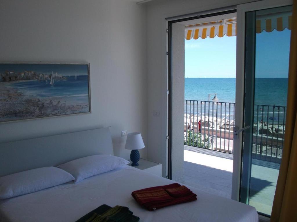 Nuovo Residence Serenissima Frontemare - Agenzia Cocal Caorle Extérieur photo
